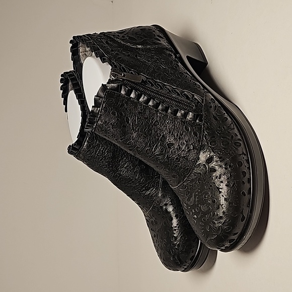Alegria Hannah Delicut Black Embossed Leather Ankle Bootie Boots Size 40 Comfort - Picture 8 of 16